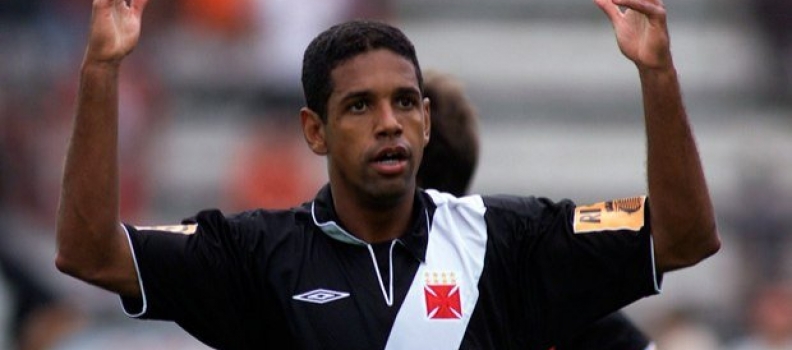 Ex- Zagueiro relembra como livrou Vasco da série B e impediu título do Atlético-PR